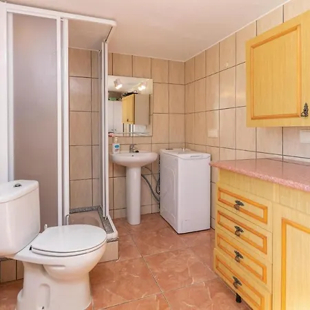 Stunning In With Kitchen