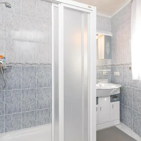 Stunning In With Kitchen *
