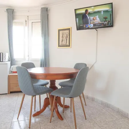 Stunning In With Kitchen