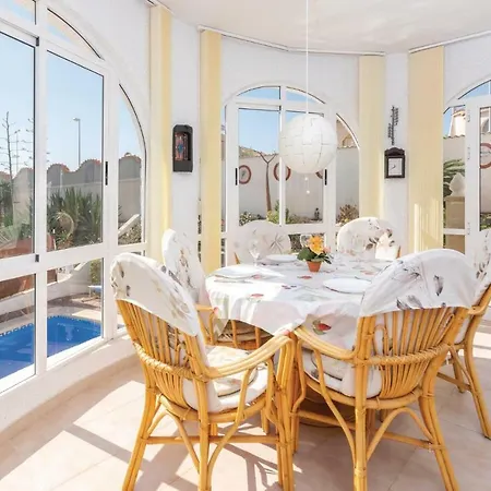 Stunning In With Kitchen * Рохалес